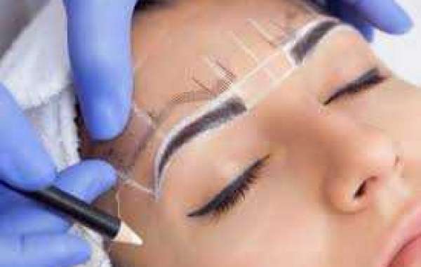 microblading eyebrows