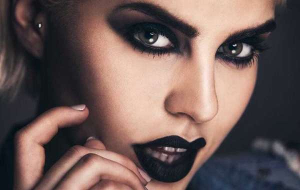 Goth Makeup – Step By Step Goth Makeup Tutorial