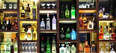 4 Simple Benefits Of Buying Liquor Online | Bottle Knows