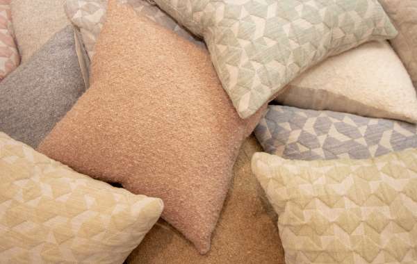 How to Choose the Right Throw Pillow for You