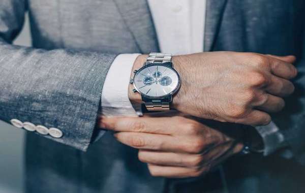 Gifting a watch to your loved one? Here are a few tips that you should consider