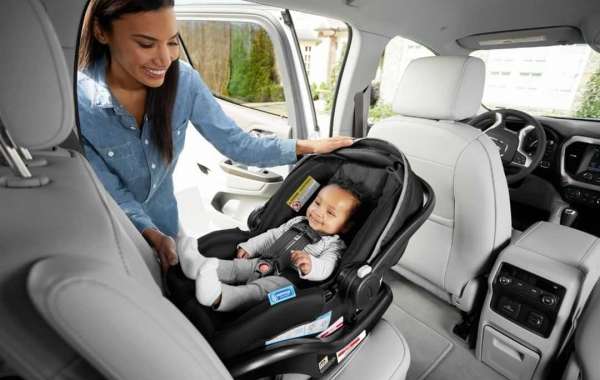 Lightweight Infant Car Seat Review