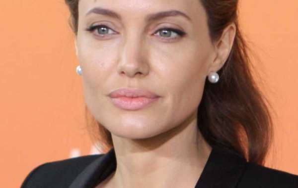 Angelina Jolie Net Worth, Husband, Career, Kids, Salary, Mansion, Brands, and so on!