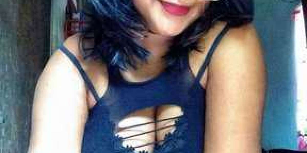 Find Delhi Female Escorts In A Nearby Hotel