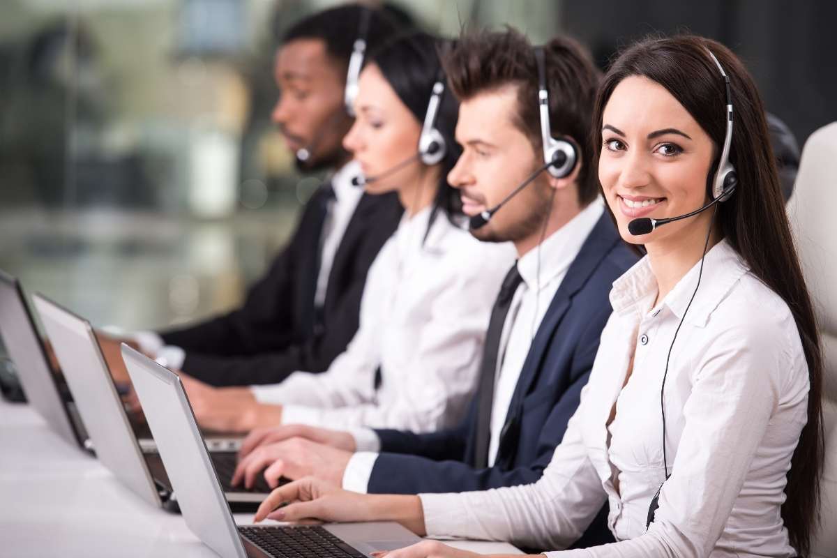 How Using Plantronics Headsets Beneficial For Call Centers