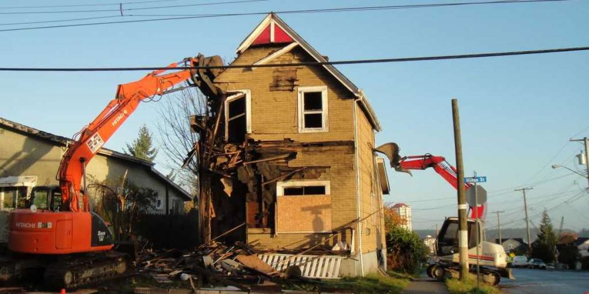 Using Demolition Contractors Has Many Advantages