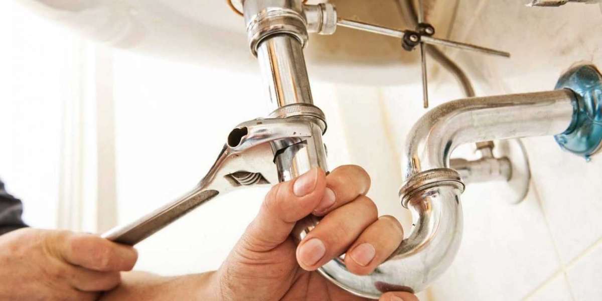 Consider Your Options Carefully Before Hiring Emergency Plumber