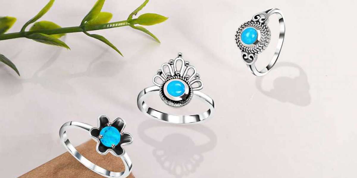 Attractive Turquoise 925 sterling silver jewelry.