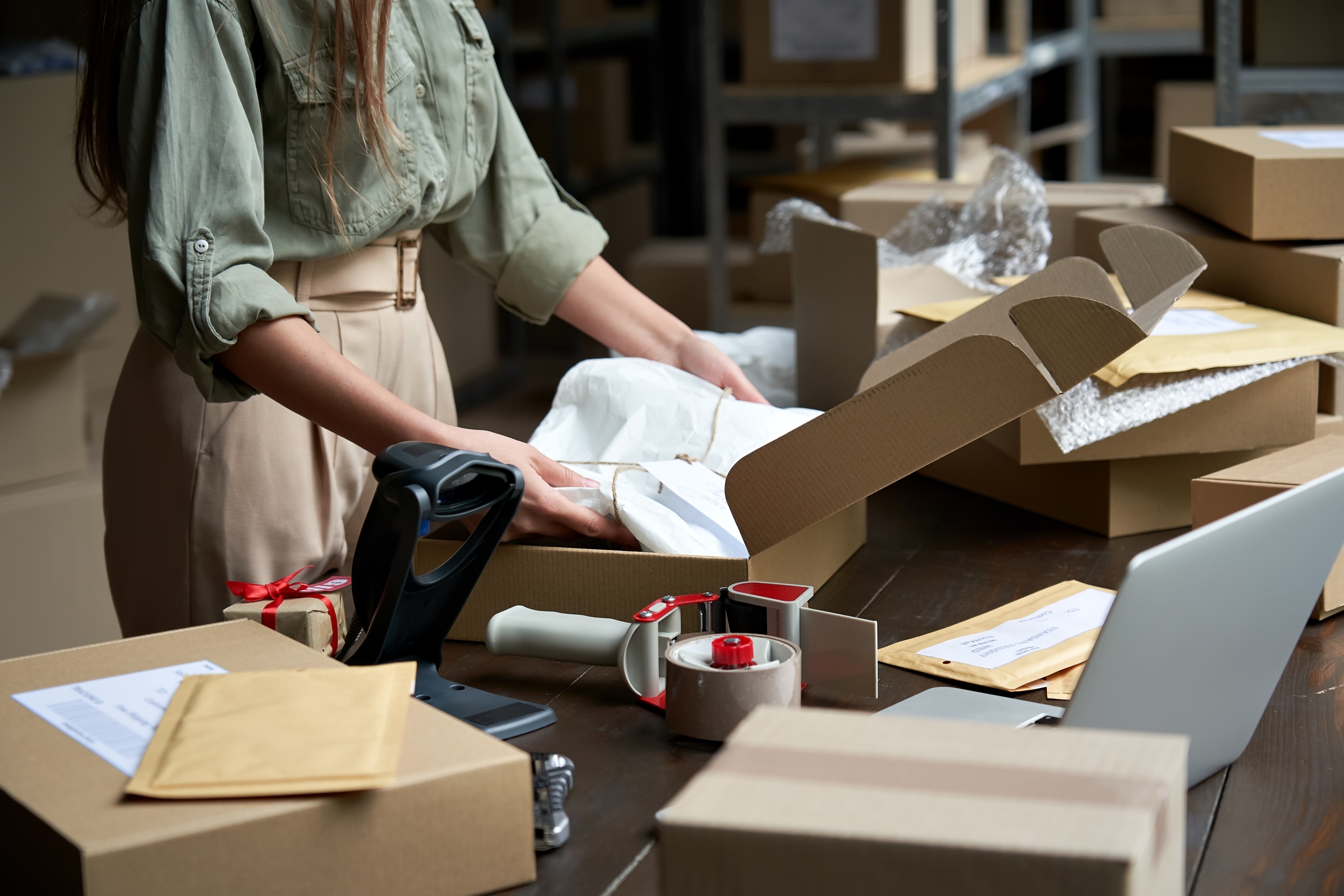 A Quick Guide to Shipping Clothes Safely - RipplePak