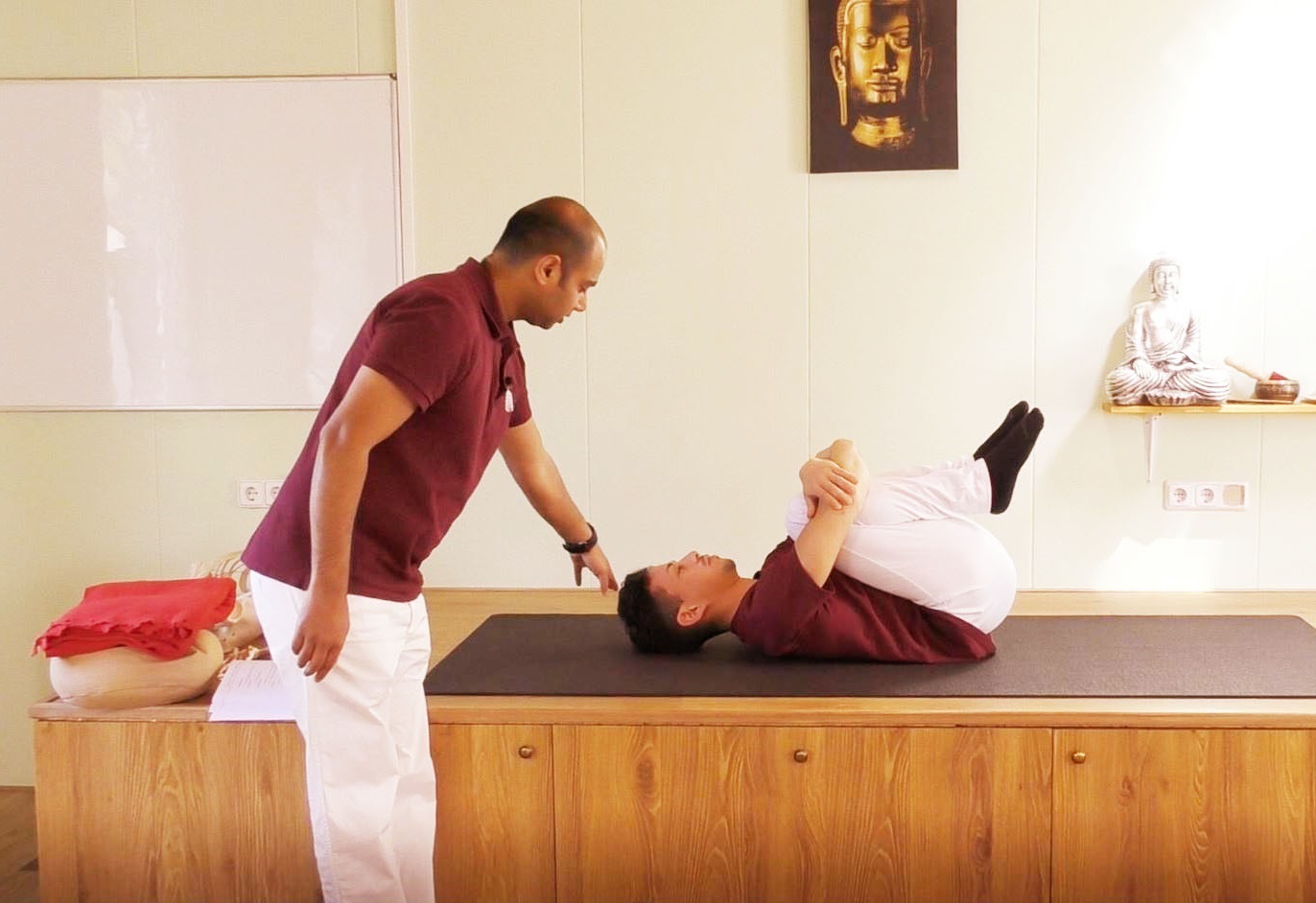 Yin Yoga Teacher Training Online | Arhanta Yoga Ashrams