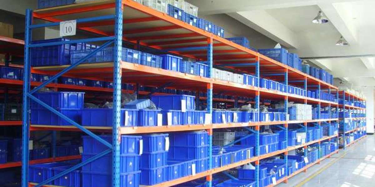 What storage shelves are suitable for small and medium-sized warehouses?