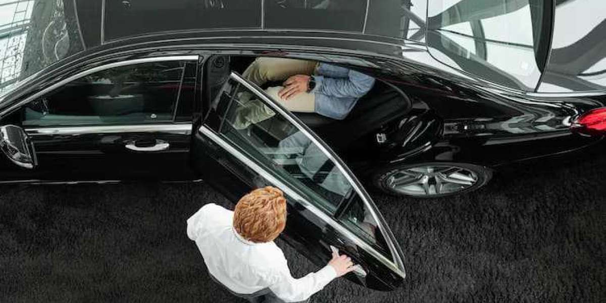 The Future of Travel: Tech Meets Luxury Car Services