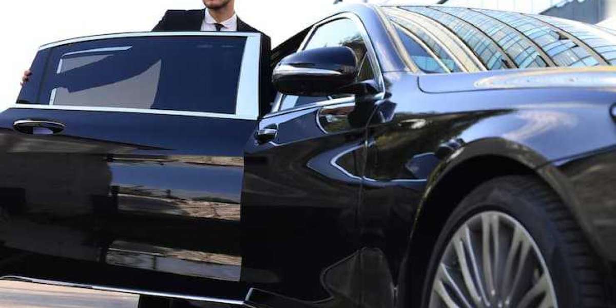 What Makes a Luxury Car Chauffeur Service Stand Out